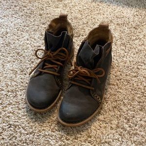 Born boots